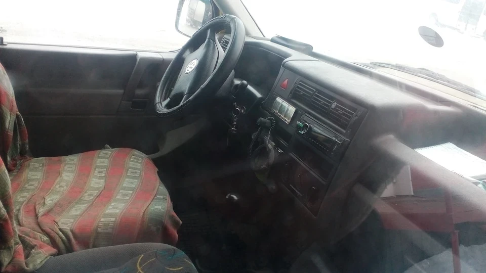 Ключі в машині я ззовні.