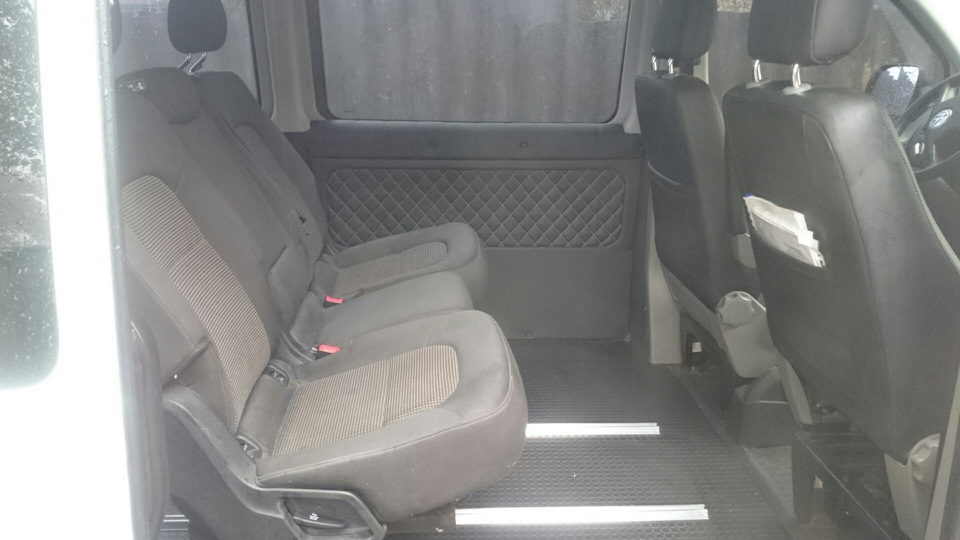 Диван встановлений від Audi Q7 1