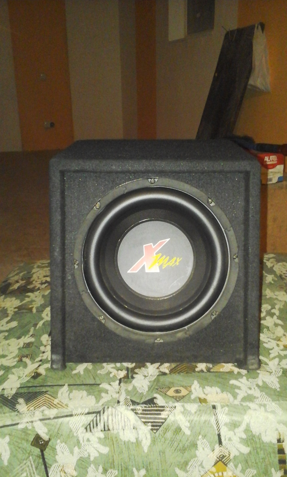 Продам активний сабвуфер Helix X-MAX 250 Active 1