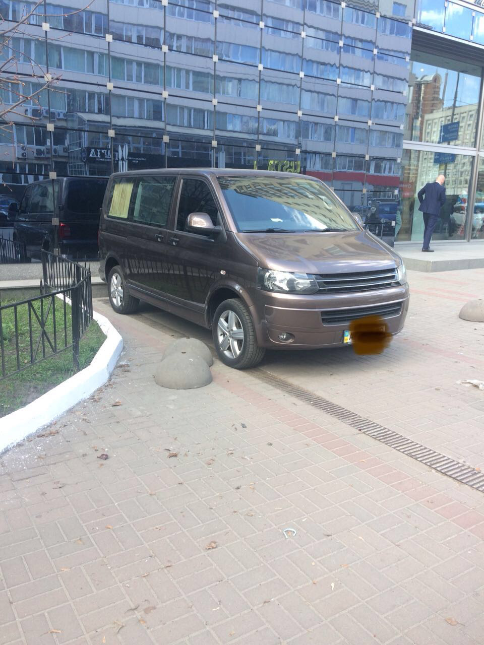Приїхали Грати без значка 2