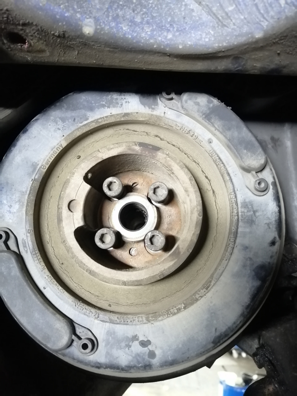 ГРМ, розподільний вал, вакуумний насос та інше. 3