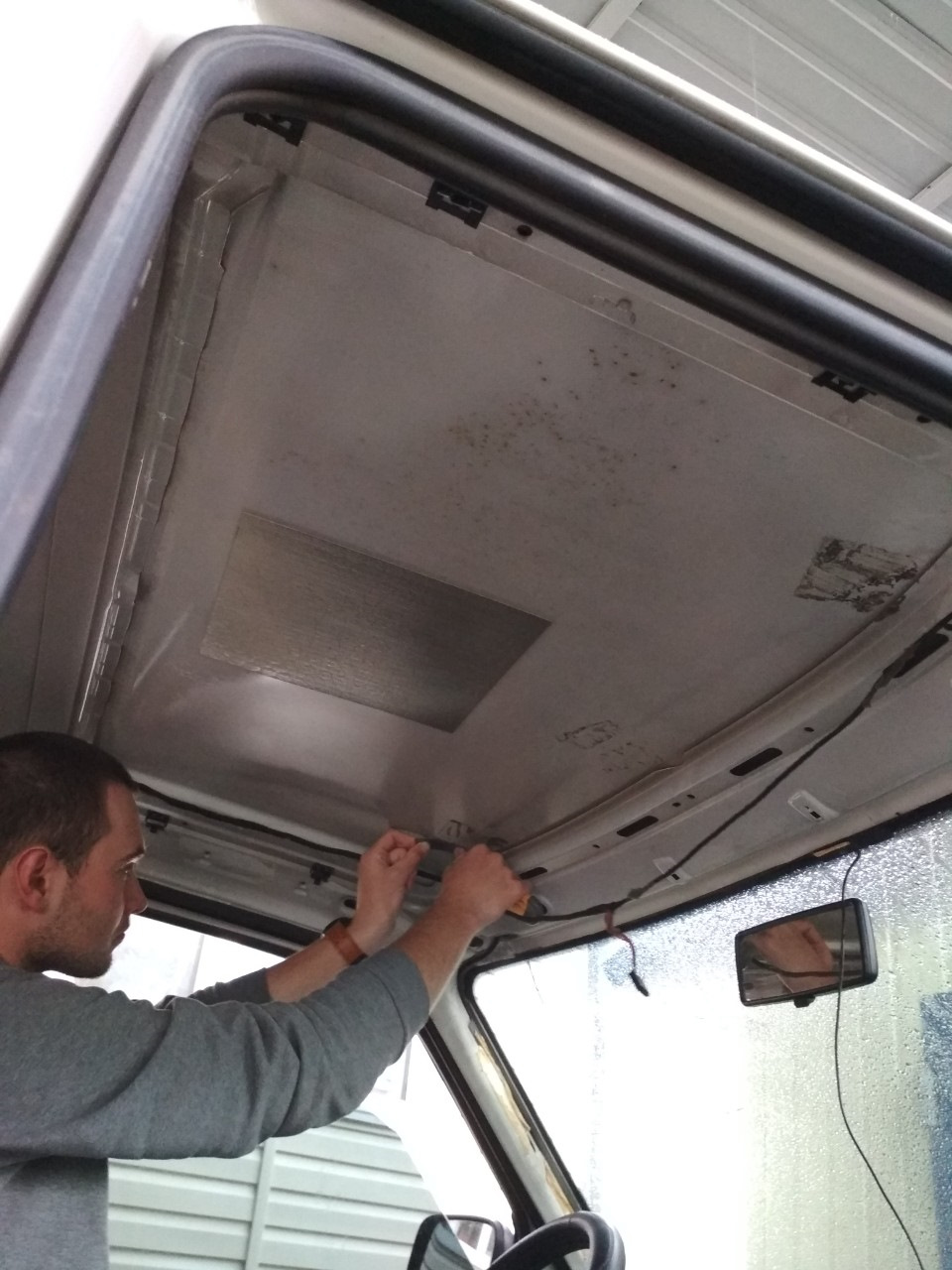Шумоізоляція та Віброізоляція стелі над водієм 3