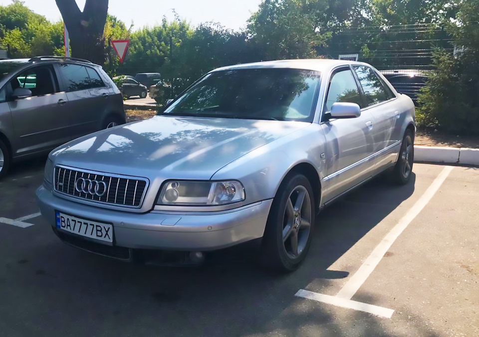 В автомобільній сім'ї поповнення. Audi A8 d2🚀 1