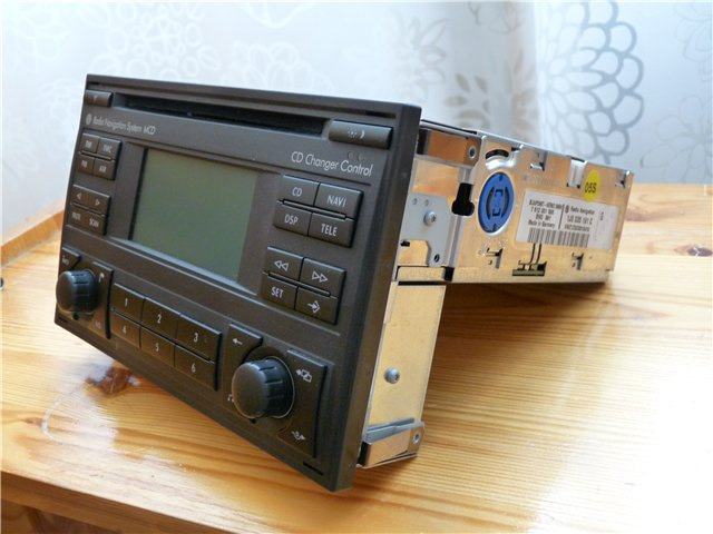 Pioneer або Blaupunkt RNS MCD 3
