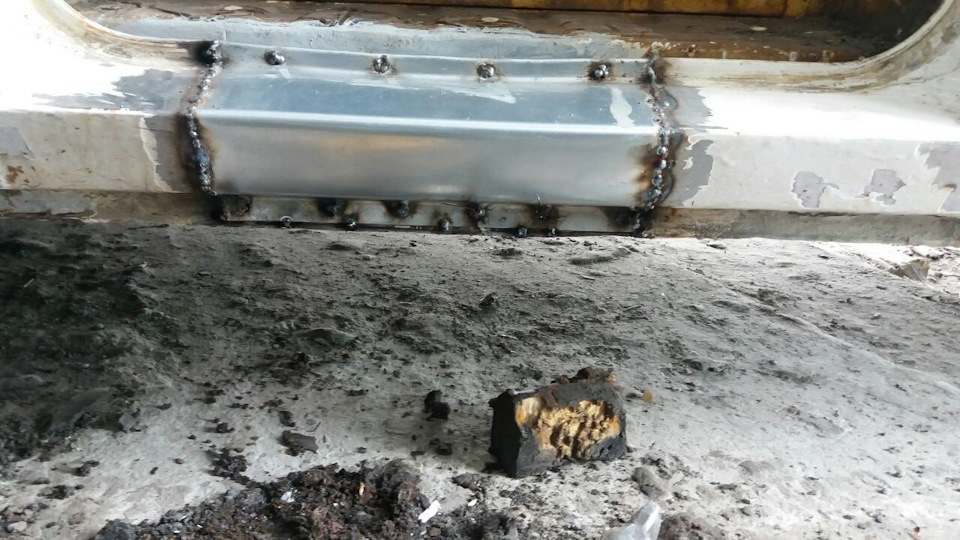 Ремонт салону і порогів 4