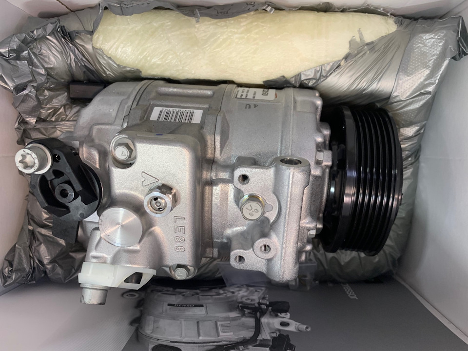 Компресор кондиціонера Multivan T5 Denso DCP32050. Подвійний випарник 2