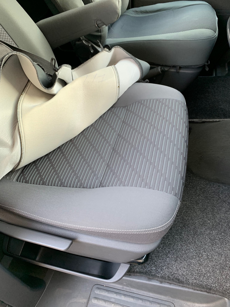 Зустрічаємо Volkswagen Transporter 2.0 CAAB Multivan 4