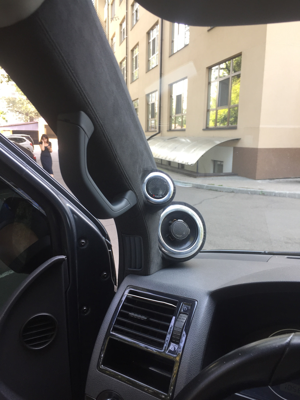 Трохи музики в авто 1