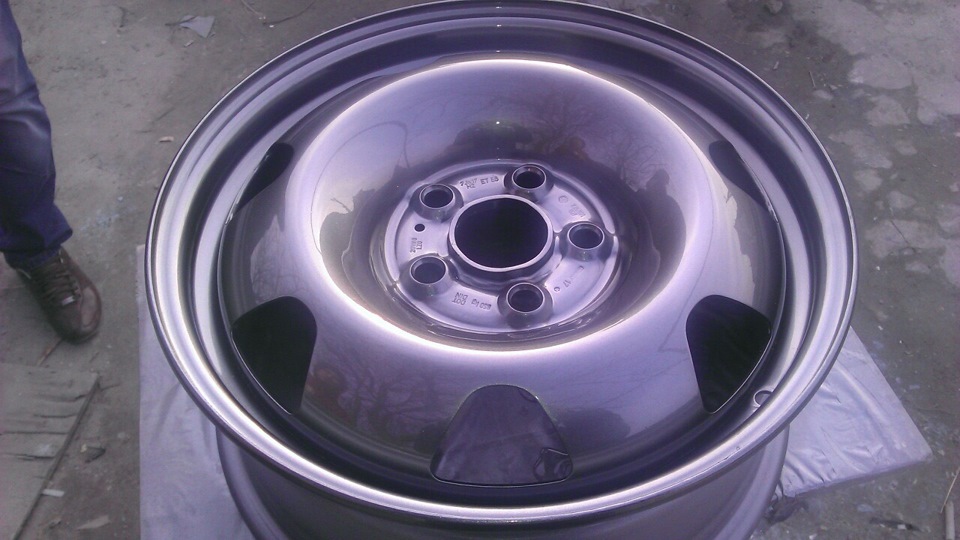 Пофарбував диски r17 VW 2