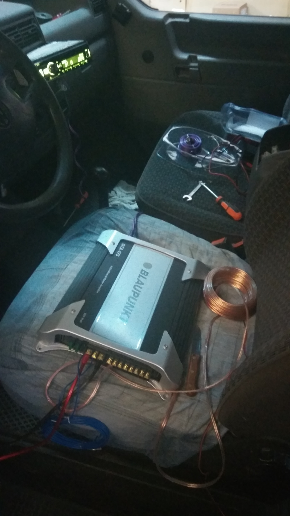 Підсилювач Blaupunkt GTA-475 4