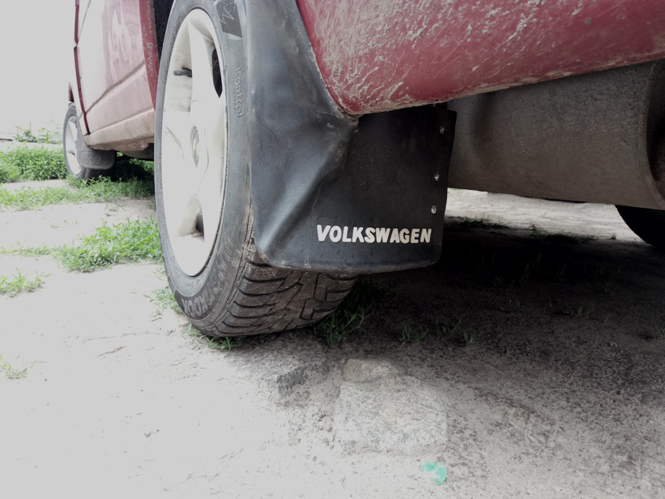 Установка бризковиків, шумоізоляція капота 1