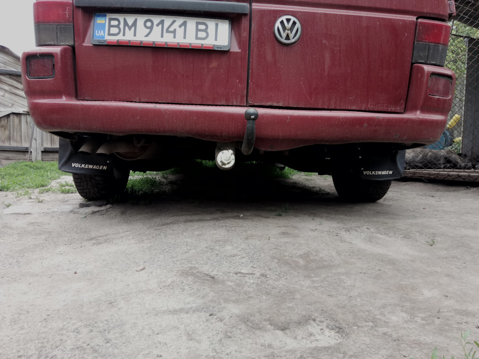 Установка бризковиків, шумоізоляція капота 2