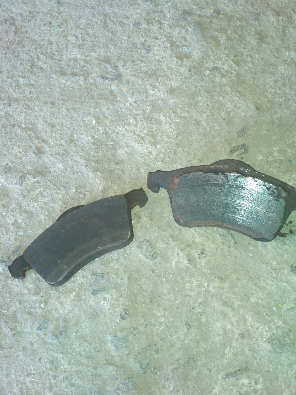 Заміна гальмівних колодок 4