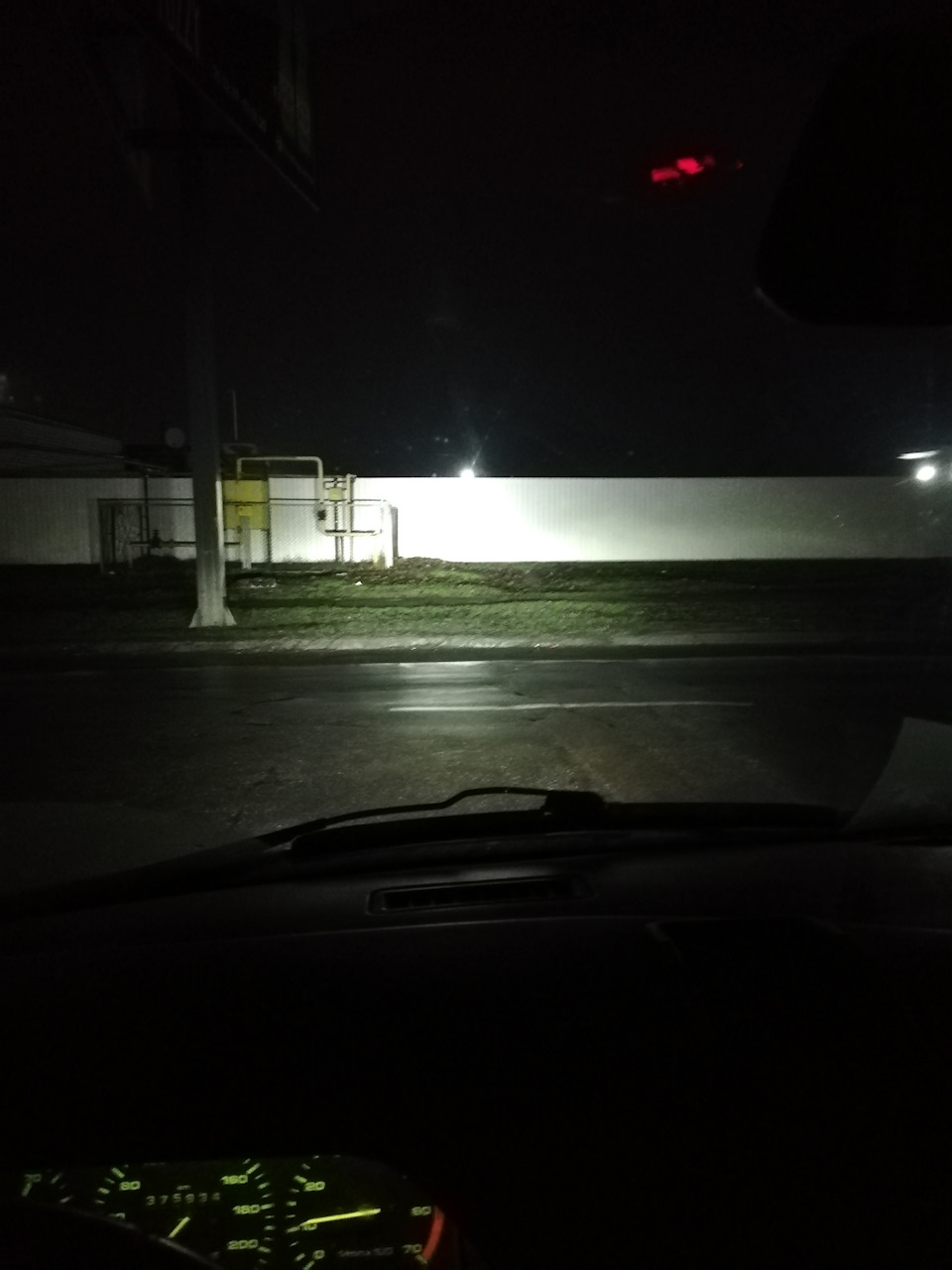 Світло має бути LED 1