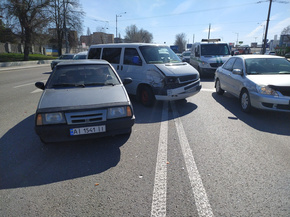 Сьогодні сталося те, що рано чи пізно відбувається з усіма… 5