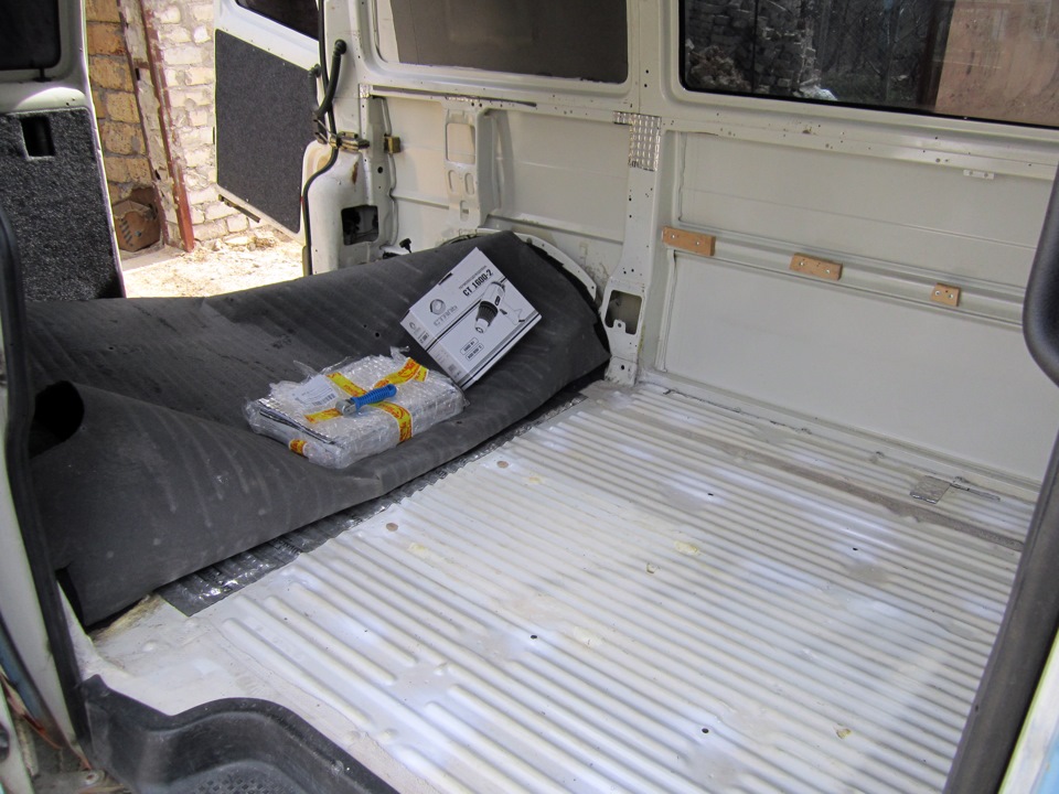 шумо-вібро ізоляцією автомобіля ч.2 закінчив підлогу 2