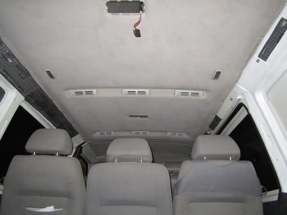 Встановив обшивку стелі VW T4 Caravelle 4