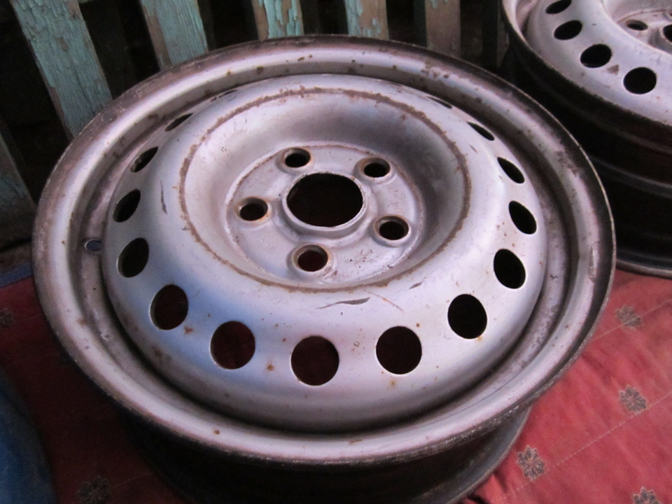 Який колір пофарбувати колісні диски VW T4? 2