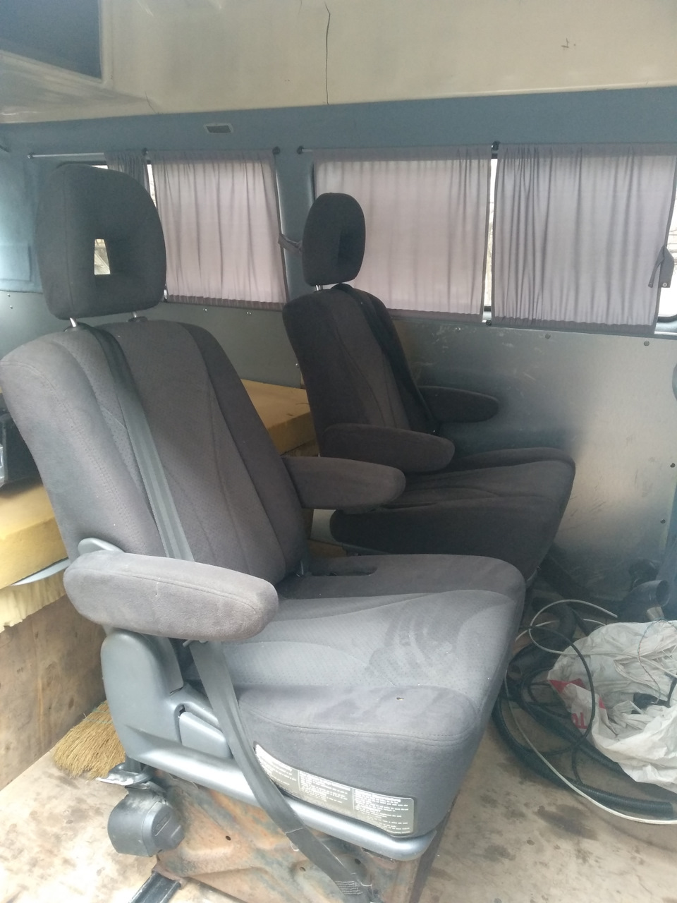 Сидіння від Mazda MPV 3