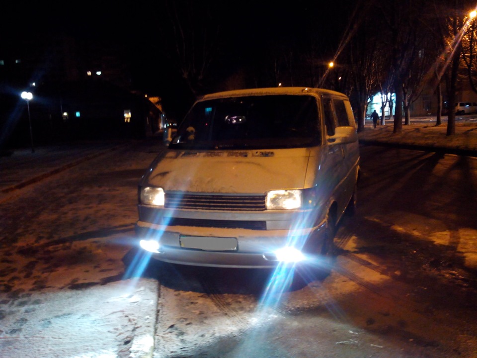 Протитуманки в штатні місця VW T4 2