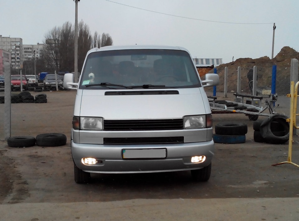 Протитуманки в штатні місця VW T4 1