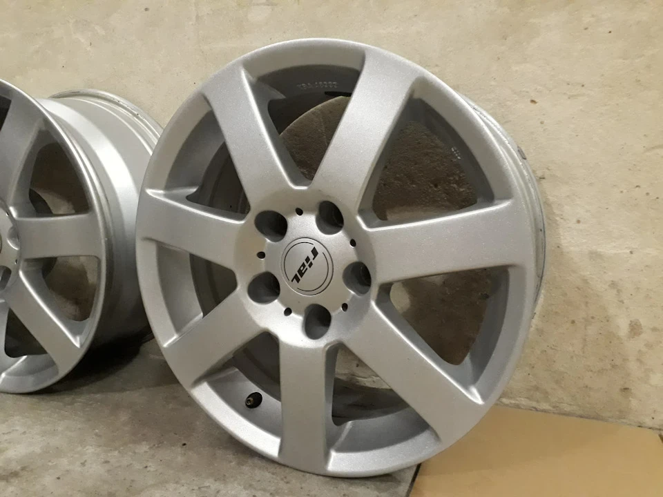 Легкосплавні диски R16