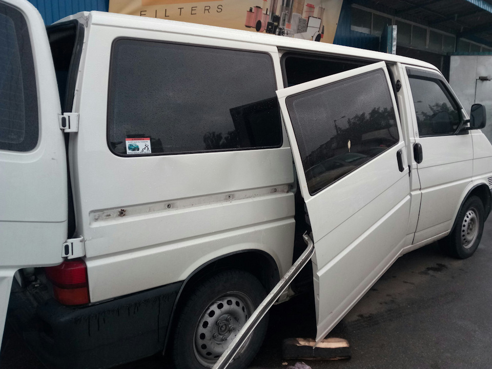 Заміна напрямних зсувних дверей 2