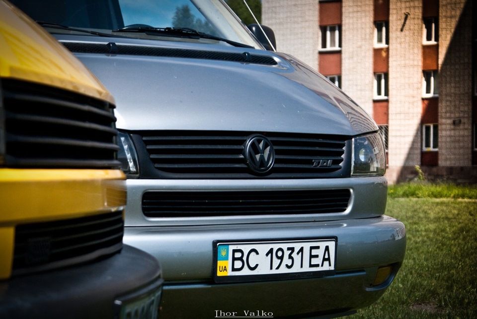 Фото джипів на траві)) 4