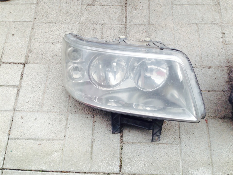 Продам фари з Volkswagen Multivan 4