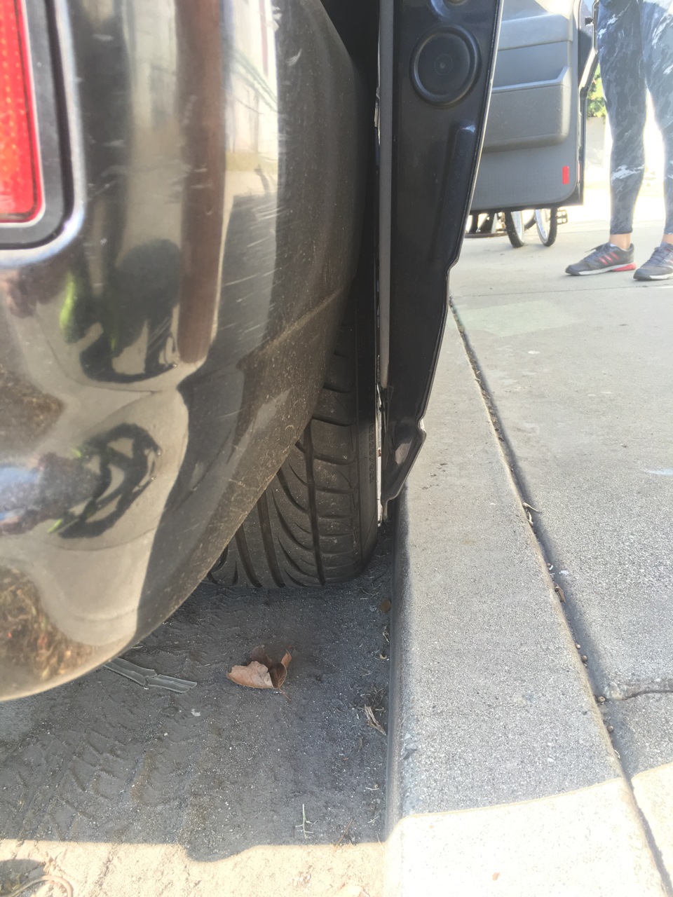 245/35R20 1