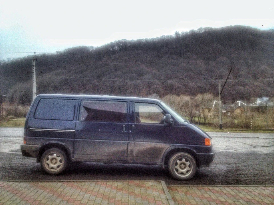 Холод, одягаємо тапки)