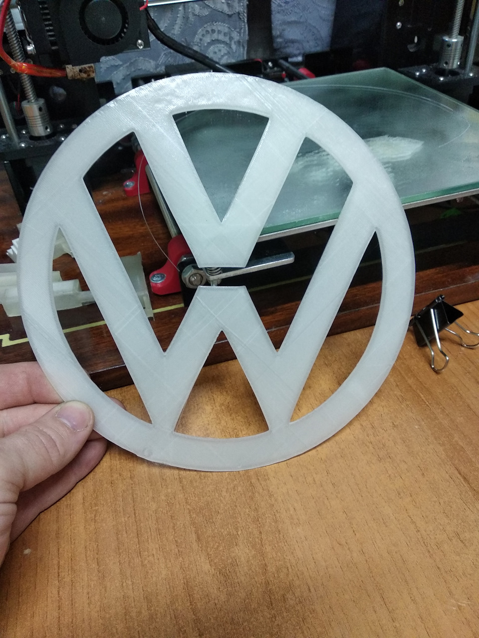 Велика емблема VOLKSWAGEN на капот (3D print) 2
