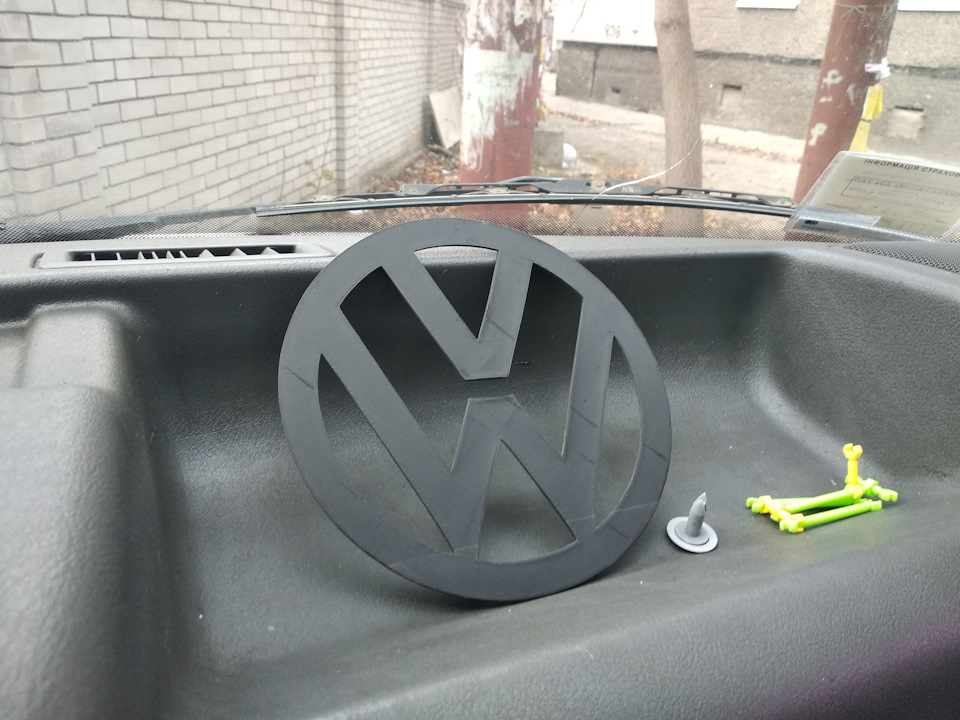Велика емблема VOLKSWAGEN на капот (3D print) 4