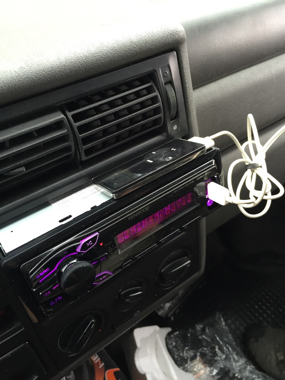 Автозвук частина 1: Голова Kenwood KMM 120Y + Hertz dcx 100.3 5