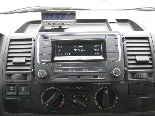 Купив собі магнітолу Harman Becker R 140G. 1