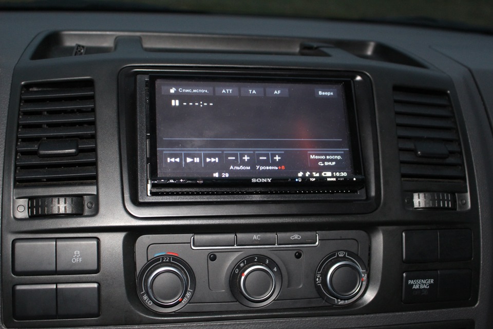 Головний пристрій моєї тішки. Sony XAV-70BT. 2
