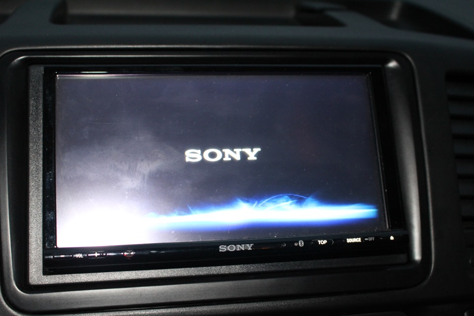 Головний пристрій моєї тішки. Sony XAV-70BT. 1