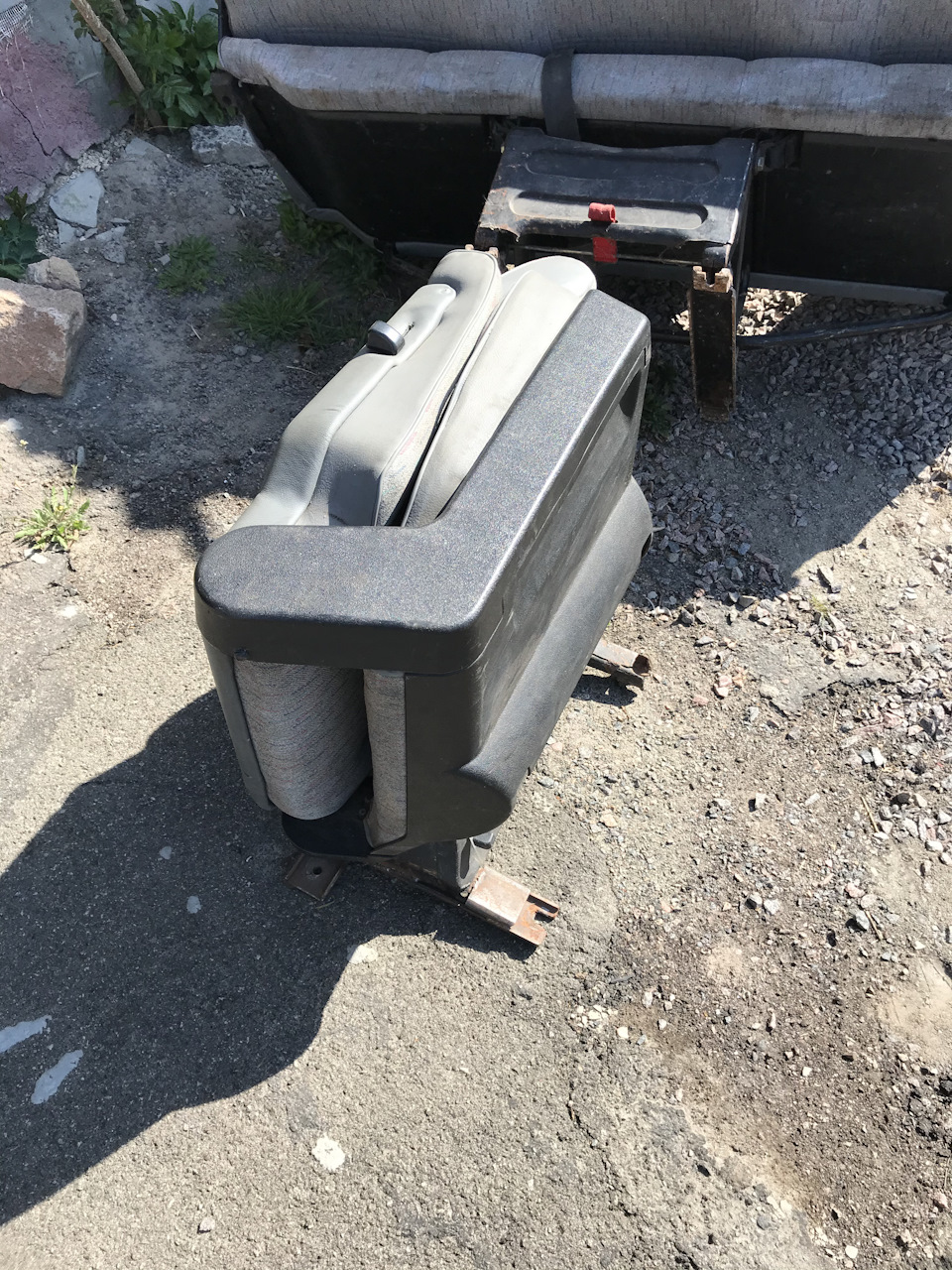 У продажу сидіння Каравела 4