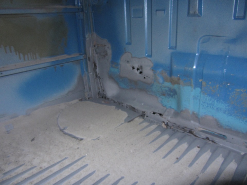 Шліфування кузова VW T2 4