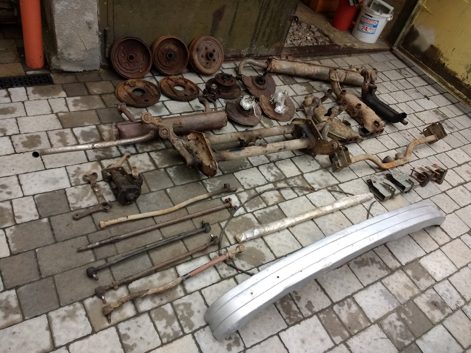 Продам запчастини на VW T2b T2a 1