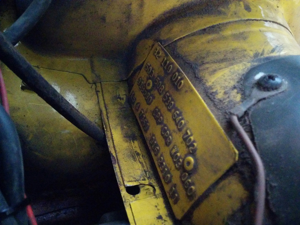Розшифрував комплектацію, рік випуску по M-plate 1