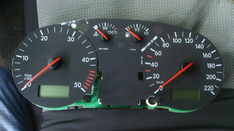 Приборка в стилі алю AUDI 2