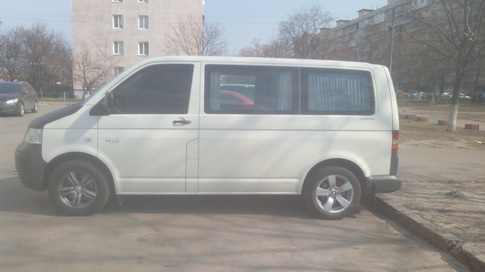 Частина БМВ в автобусі 1