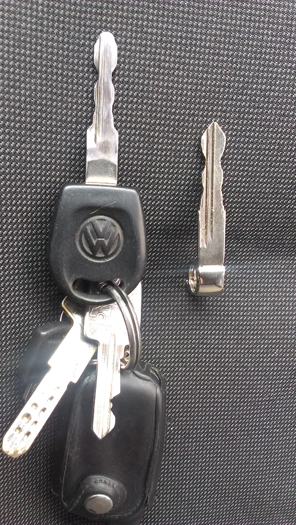 Корпус викидного ключа VW/Skoda (Частина 2 заміна чіпа) 5