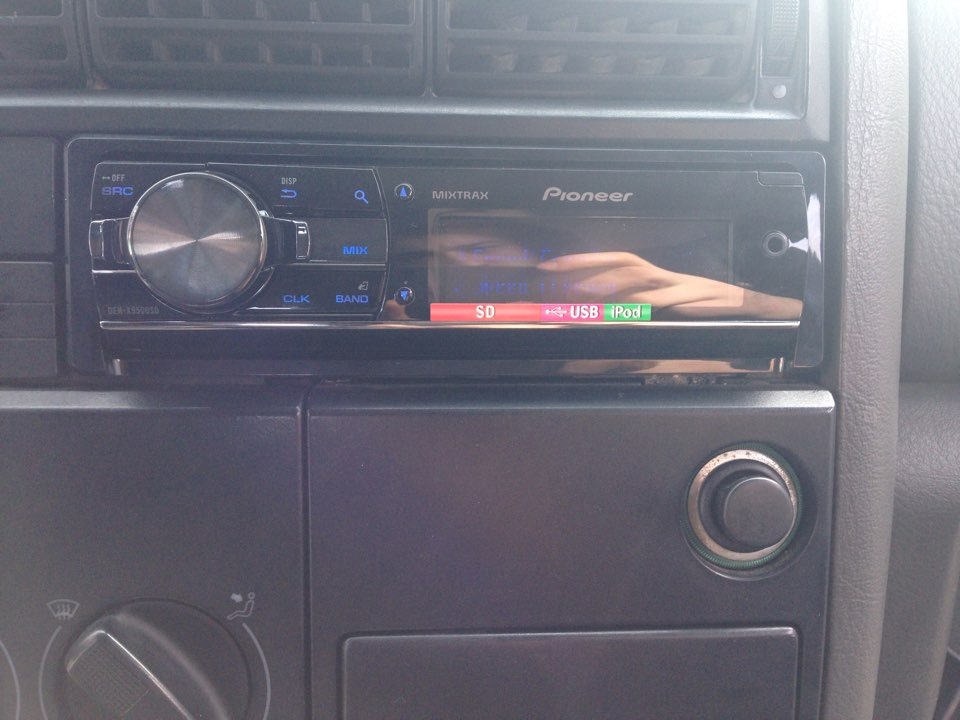 Нова голова Pioneer DEH-X9500SD 1