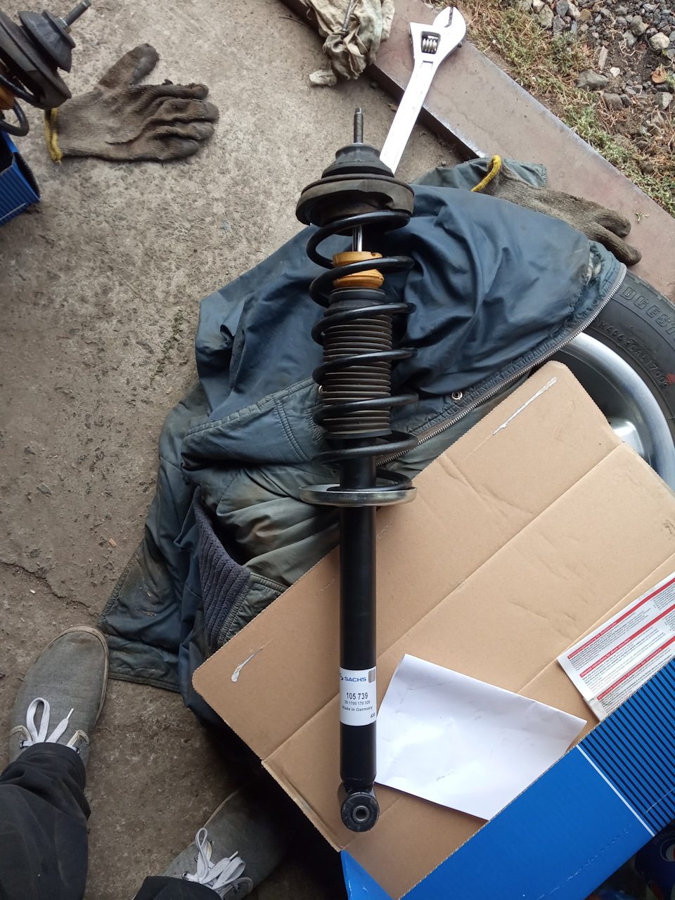 № 20 - Задні амортизатори Sachs 105739 4