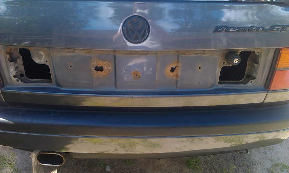 Hella Black vs Vento 4