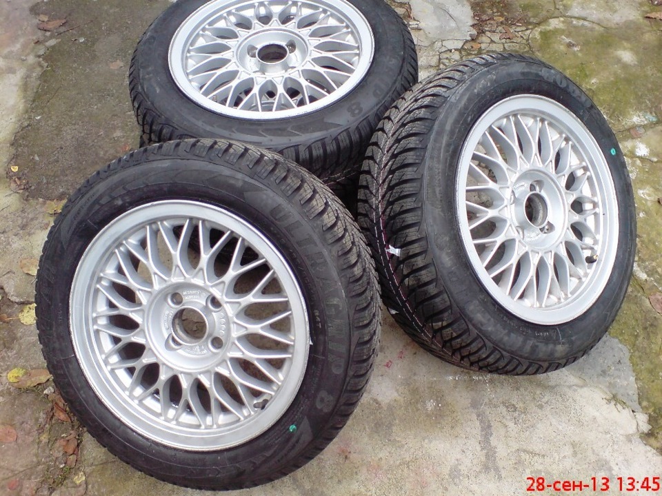 GOODYEAR UltraGrip 8 185/60R15 84T 4