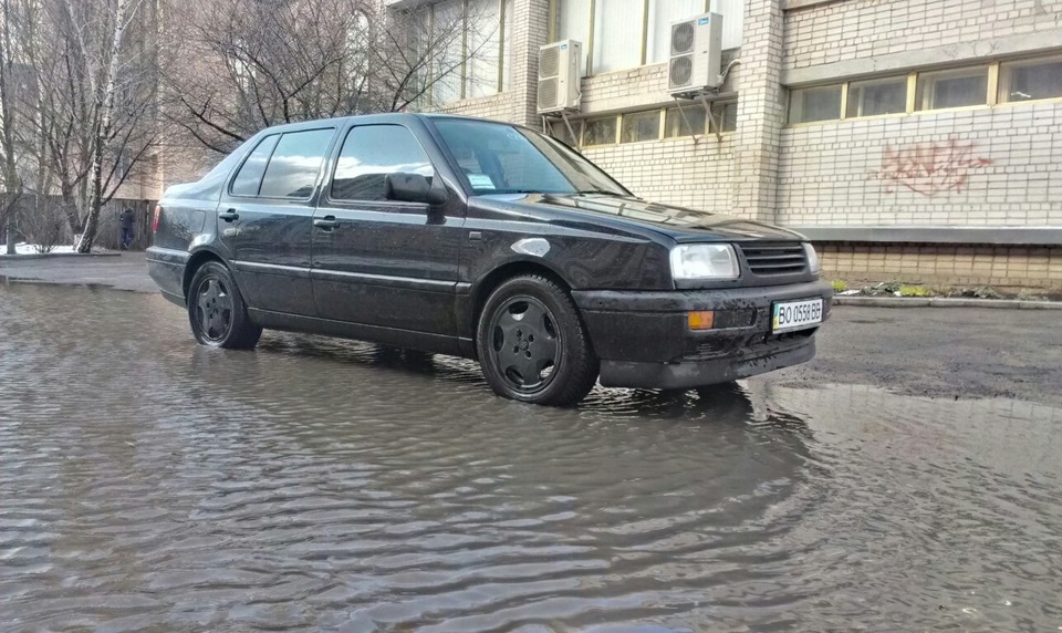 Квітень Жартує 3