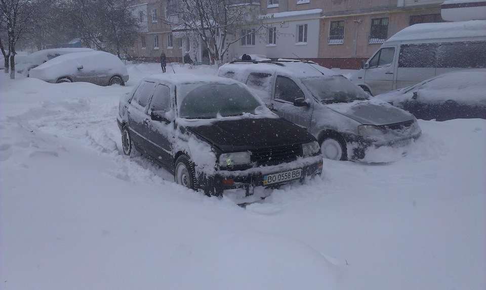 Вдягнув зимову гуму, їли додому доїхав ... 5